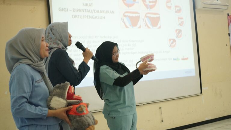 Senyum Sehat Tanpa Batas: Mahasiswa UHT Hadirkan Sikat Gigi Kustom untuk Anak Cerebral Palsy