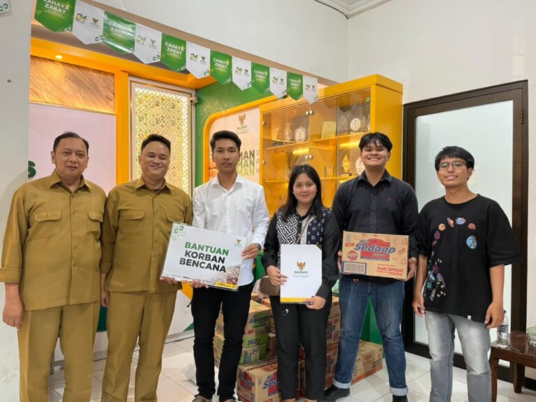 BEM Universitas Hang Tuah Salurkan Donasi untuk Korban Erupsi Gunung Semeru